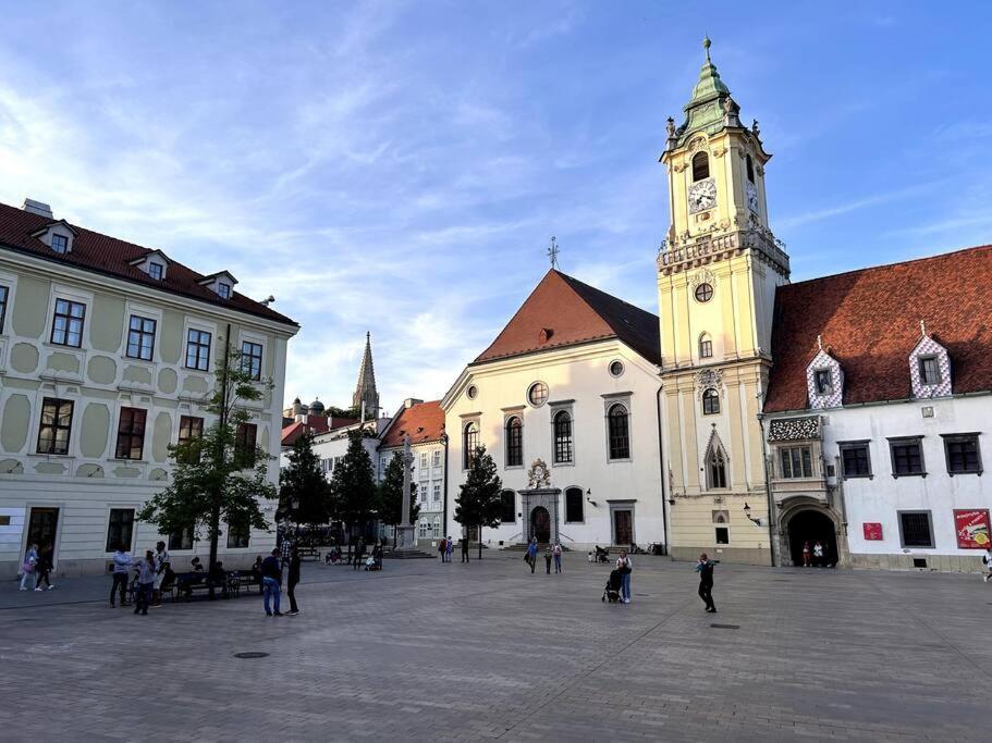 Luxurious And Royal In The Old Town Appartamento